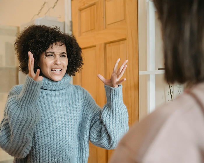Neighbor Sparks Feud After Sticking Horrifying Fat-Shaming Note On Woman's Apartment Neighbor Sparks Feud After Sticking Horrifying Fat-Shaming Note On Woman's Apartment