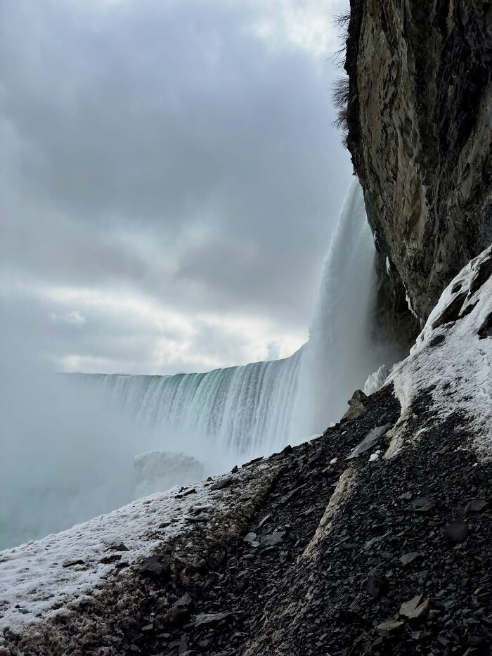 35 Stunning Photos From The 2026 Niagara Frozen Falls Contest Show Winter At Its Most Magical