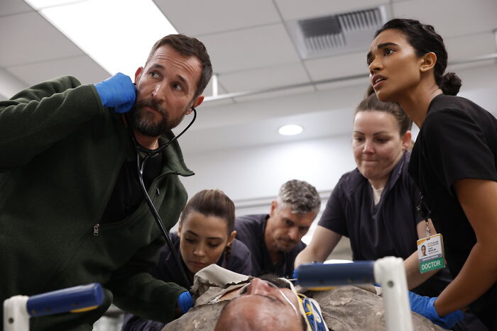 The Pitt Star&rsquo;s Exit &lsquo;Makes No Sense&rsquo; After Noah Wyle&rsquo;s Major Season 3 Update