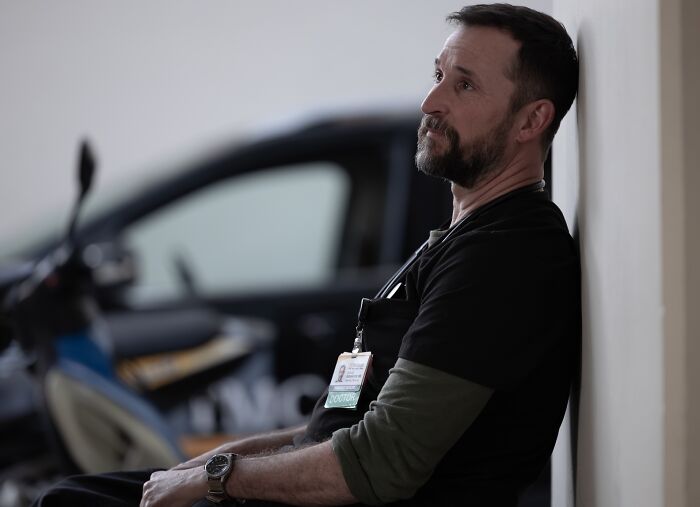 O final digno do Emmy não pode salvar Noah Wyle enquanto os fãs de ‘The Pitt’ se voltam contra ele novamente