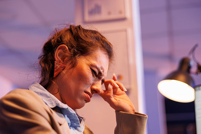 Toxic Man Calls Stay-At-Home Wife "Lazy Waste Of Space," Tells Her To Finish Chores To Get His Love