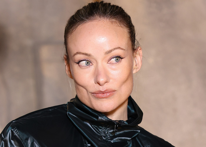 "Alguém em Hollywood ainda tem gordura bucal?" O novo visual de Olivia Wilde desperta preocupações "Alguém em Hollywood ainda tem gordura bucal?" O novo visual de Olivia Wilde desperta preocupações