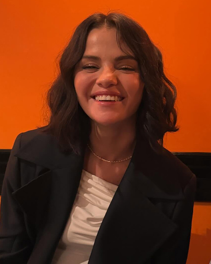 "Something Is Off Here": People Notice Bizarre Details In Photo Of Selena Gomez And Influencer