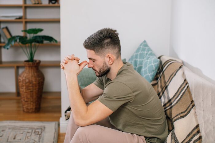“Went Full MAGA”: 79 Divorces That Either Ended Peacefully, Or Left A Nasty Reminder
