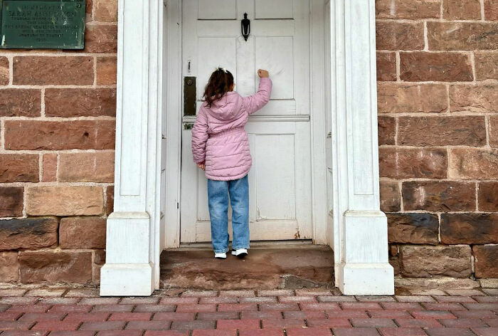 “They Thought I Was Crazy”: 77 Creepy Incidents That Made People Believe In The Paranormal