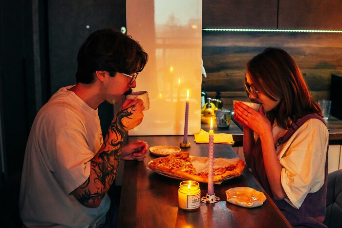 “Recorded The Date With His Glasses”: 75 People Recall Some Of Their Absolute Worst First Dates