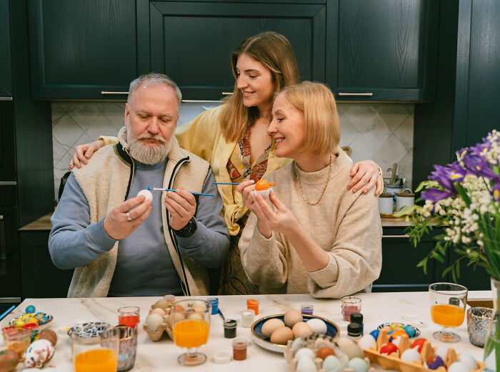 Boneca inflável de Jesus Cristo desencadeia o caos antes da Páscoa: 