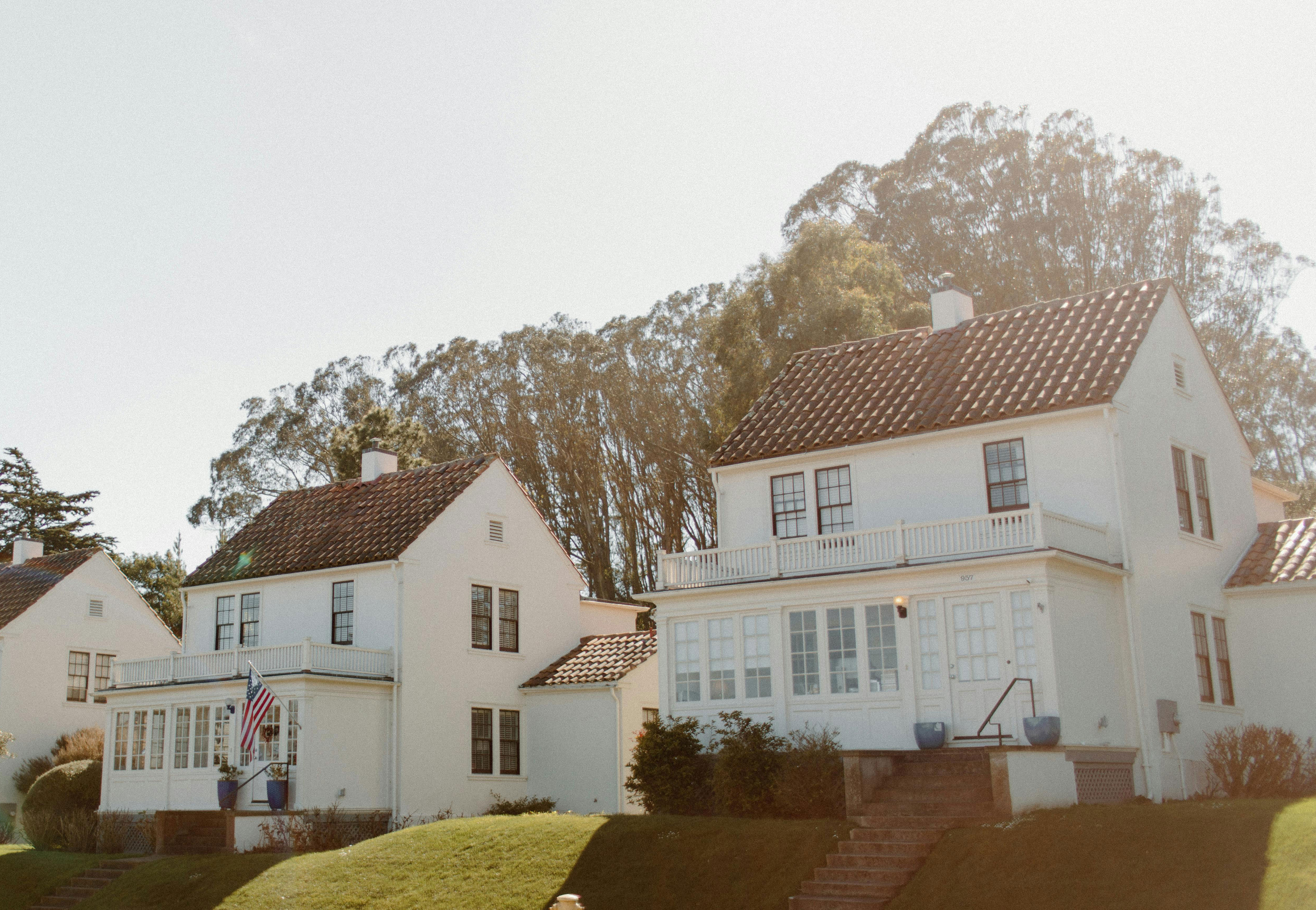 As repetidas mentiras e roubos da prima empurram adolescente para fora da casa dos pais e ela corta todo contato