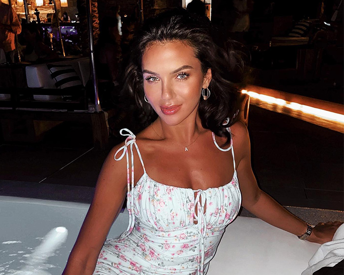 All The Signs Pointing To Your Coworker’s Secret Plastic Surgery, From Bat Ears To Bunny Nose And A Hairstyle Change All The Signs Pointing To Your Coworker’s Secret Plastic Surgery, From Bat Ears To Bunny Nose And A Hairstyle Change