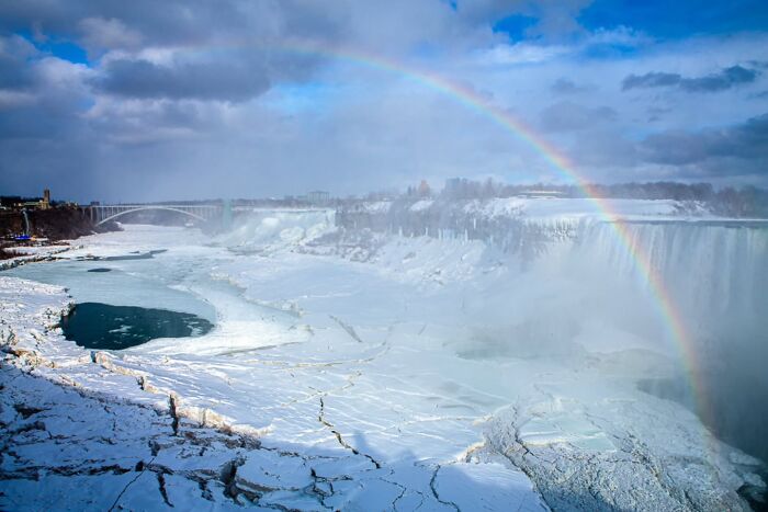 35 Stunning Photos From The 2026 Niagara Frozen Falls Contest Show Winter At Its Most Magical