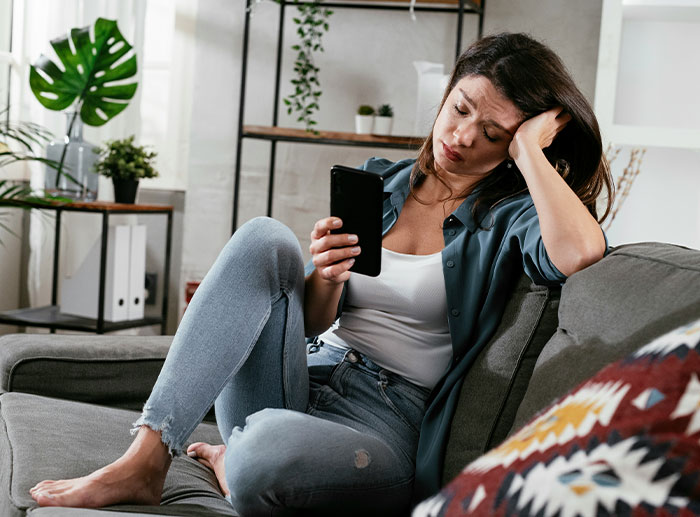 Not To Make You Paranoid, But Here Are 61 Tiny Details That Gave Away A Cheating Partner