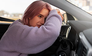 Guy Trusts Sis With Spare Truck, She Trashes It Driving Drunk, Throws A Fit When He Wants It Back