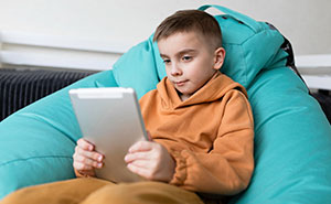 “iPad At Full Volume”: Mother Refuses To Find Babysitter For Autistic Son, Yoga Instructor Loses It