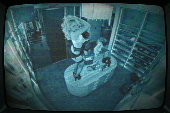 "TEMU Sydney Sweeney": Fans Brutally Roast Sabrina Carpenter's New Raunchy Music Video