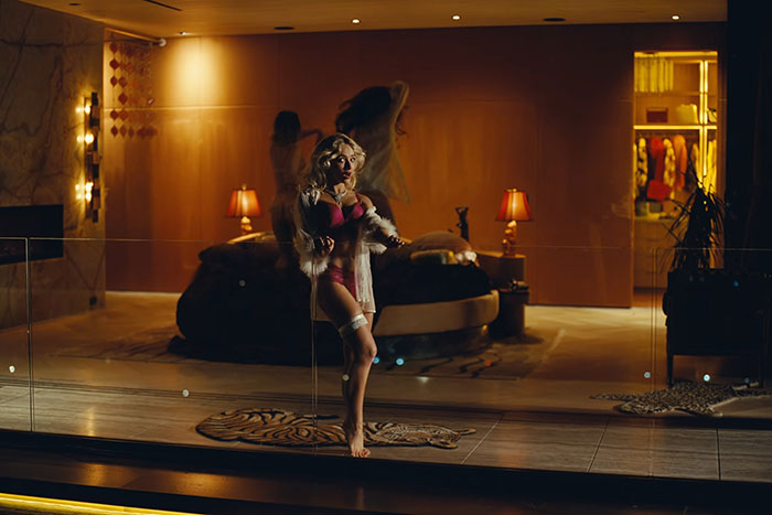 "TEMU Sydney Sweeney": Fans Brutally Roast Sabrina Carpenter's New Raunchy Music Video