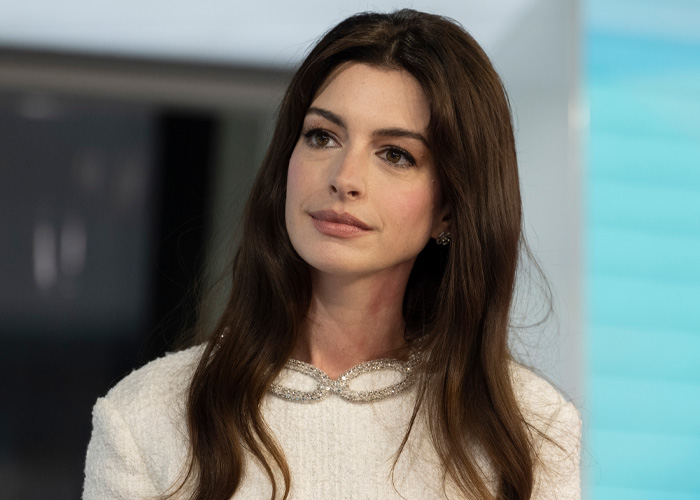 Por que Savannah Guthrie desapareceu de 'Hoje' no meio da entrevista com Anne Hathaway