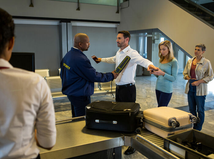 K-9 Beagle da alfândega dos EUA se torna uma sensação viral depois de pegar um passageiro com 100 sanduíches