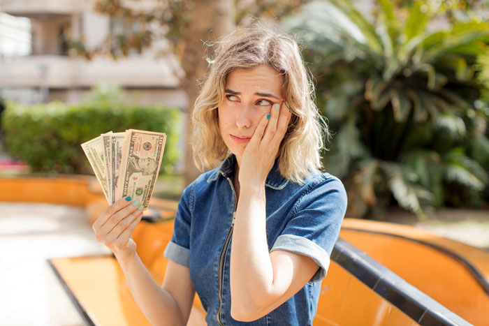 "It'll Cost You Your Husband": Friend Refuses To Pay $200 To Woman's BF, Woman Causes Her Divorce