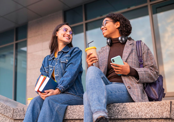 "It'll Cost You Your Husband": Friend Refuses To Pay $200 To Woman's BF, Woman Causes Her Divorce