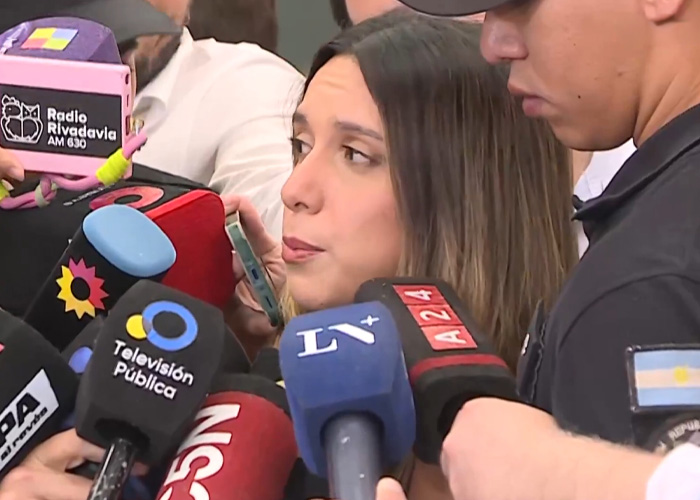 Um único gesto pode levar turista de 29 anos à prisão por anos sob leis antirracismo