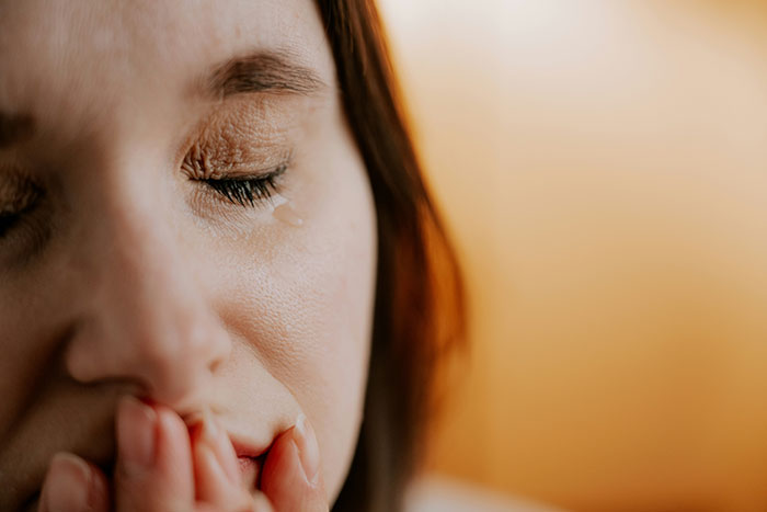 “You’re Sick”: Woman Sends Cruel Message To Sister Who Cheated With Her BF, Doesn’t Regret It At All