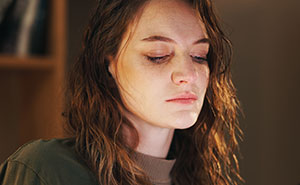 Woman Gets To Read What Sister And BF Texted About, Cuts Them Both Off