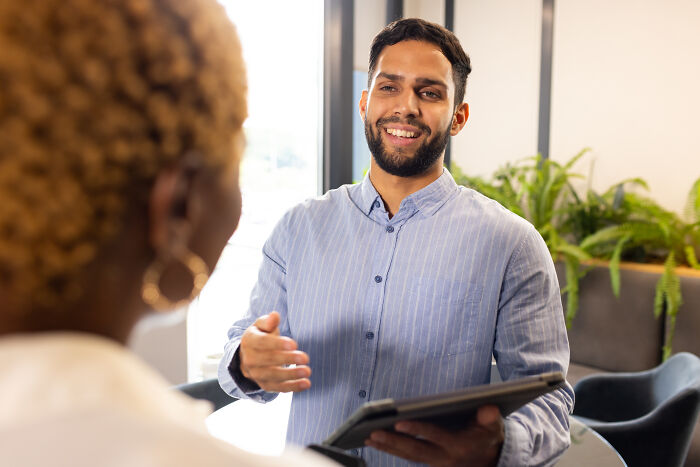 “You’re Prettier Than Aphrodite”: 47 Savage Roasts That Left No Room For Comebacks