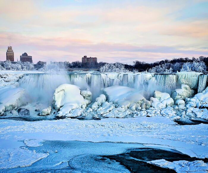 35 Stunning Photos From The 2026 Niagara Frozen Falls Contest Show Winter At Its Most Magical