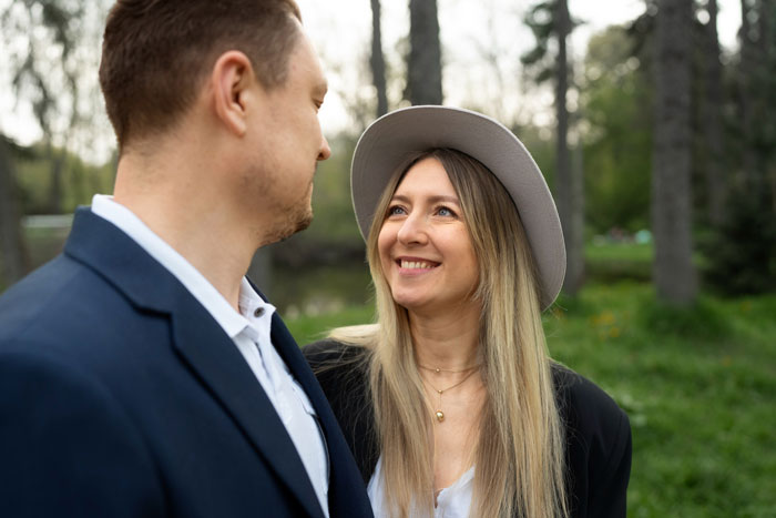 Cunning Dad Hides The Fact That New Wife Was His Affair Partner, 22YO Finds Out From Photo Albums