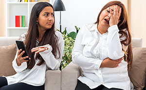 Wealthy Mom Sees House Help As Family Yet Makes Them Stay In Shed, Teen Calls Her Out For Hypocrisy