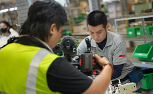 Worker Stops Fixing Problems After Getting Chewed Out, Watches Chaos Ensue