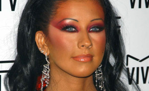 The Biggest Celebrity Fake Tan Fails After Khloé Kardashian’s “Unrecognizable” Billboard Controversy