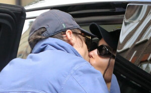 Harry Styles And Zoë Kravitz Are Engaged, And Fans Are All Saying The Same Thing