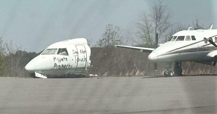 “Decided To Fall Apart Before My Wedding”: 59 Times Things Broke So Badly, It Looked Intentional