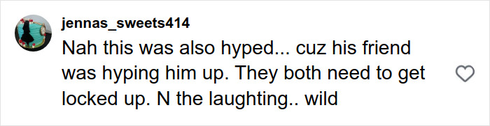 Vídeo perturbador captura a cabeça de uma adolescente pisoteando a cabeça de uma garota depois que ela o rejeitou