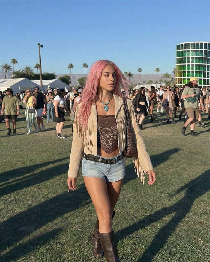 The Grim Warning Sign From AI Influencers That Keep Racking Up Comments From Lonely Men: "Loss Of Humanity"