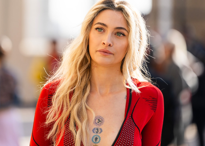 Por que Paris Jackson agora acredita em alegações perturbadoras contra seu pai Por que Paris Jackson agora acredita em alegações perturbadoras contra seu pai