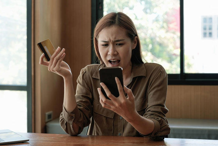 Petty Ex Tries To Play The Split Game, Ends Up Getting Played Herself As She Owes Guy $425