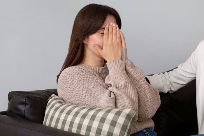 Wife Wants Divorce 5 Years After Husband&rsquo;s Cheating, Changes Mind When Supportive Bestie Ghosts Her