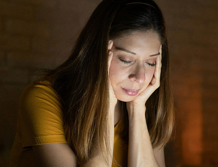Woman feeling distressed and overwhelmed after being accused of sleeping with sister&rsquo;s fianc&eacute;, unable to change family&rsquo;s mind.