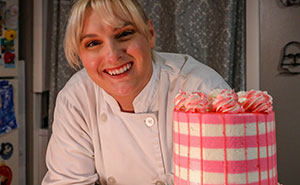 Fiancé Learns Bridezilla Bullied Friends Over Wedding Favors, Hits The Brakes On Their Big Day