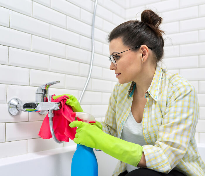 A Woman Cleaned The Bathroom And Ended Up Losing Her Life, Here&rsquo;s What Happened