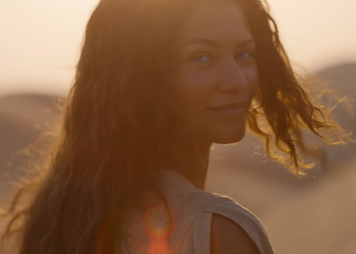 "Wearing Dried Human Skin": Zendaya's "Eerie" Look At CinemaCon Sparks Brutal Reactions Online "Wearing Dried Human Skin": Zendaya's "Eerie" Look At CinemaCon Sparks Brutal Reactions Online