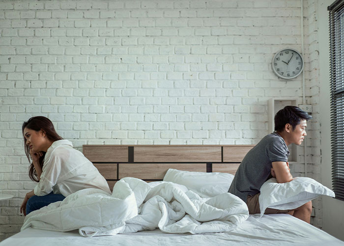 5 sinais de alerta que você está "Divorciado silenciosamente" De acordo com especialista em relacionamento