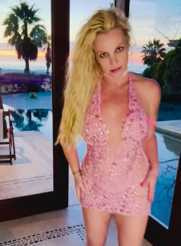 Britney Spears Turns Heads With Provocative Dance Video Following Chaotic Restaurant Drama