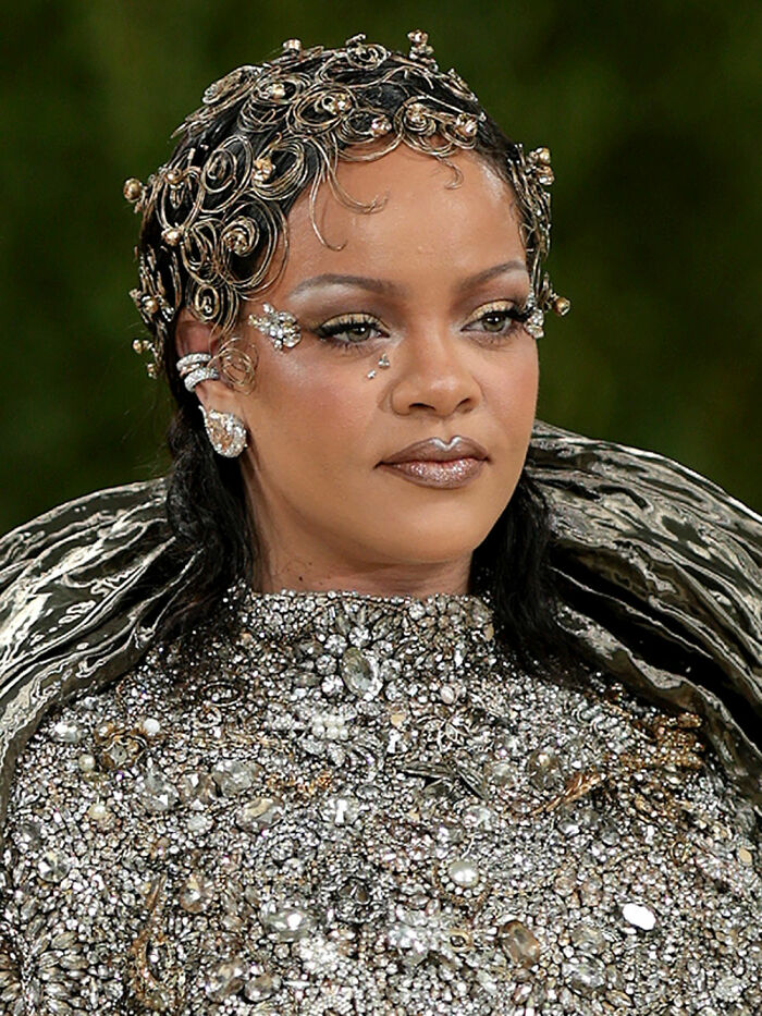Rihanna: when you move too fast and the filter comes off 