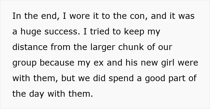 Text about cosplayer's success at convention avoiding ex and new girl Text about cosplayer's success at convention avoiding ex and new girl