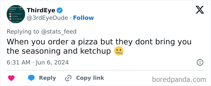 Restaurant red flag when seasoning and ketchup are missing with pizza order