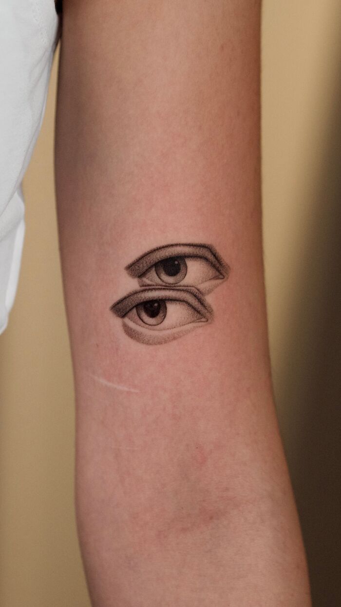 Twin Gaze