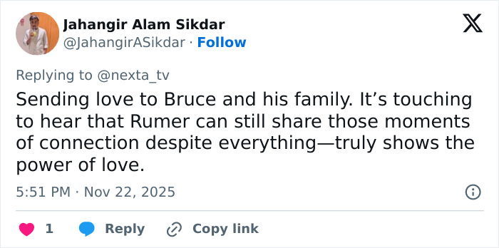 A Twitter comment expressing love for Bruce Willis and family, acknowledging Rumer's connection amidst his dementia battle.